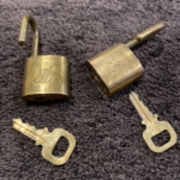 Louis Vuitton Lock & Key Set - Picture 2 of 2